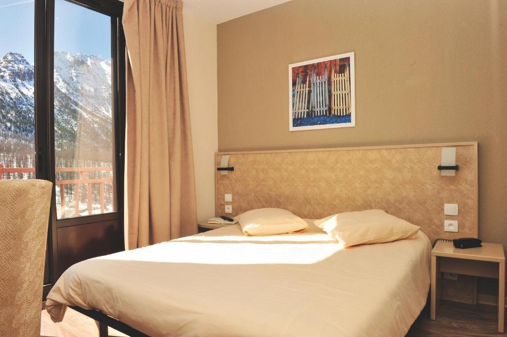 Vtf Le Grand Hotel Montgenèvre Rom bilde